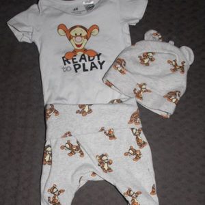 H&M newborn tigger outfit